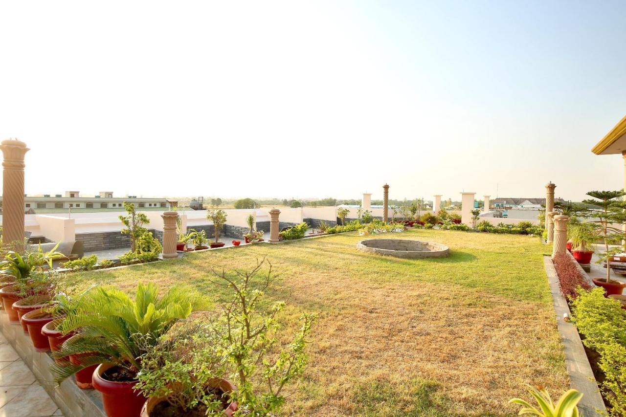 Oyo Flagship Armaan Resort Shahpur  Exterior photo